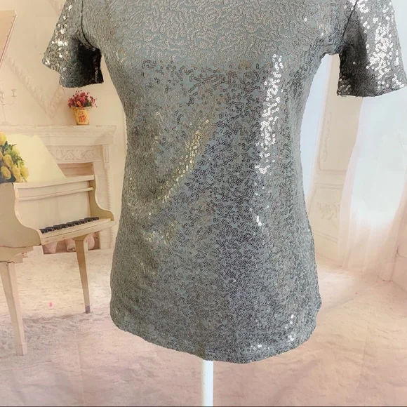 NEW DKNY Women’s Gray Sequin Tee - Picture 3 of 9